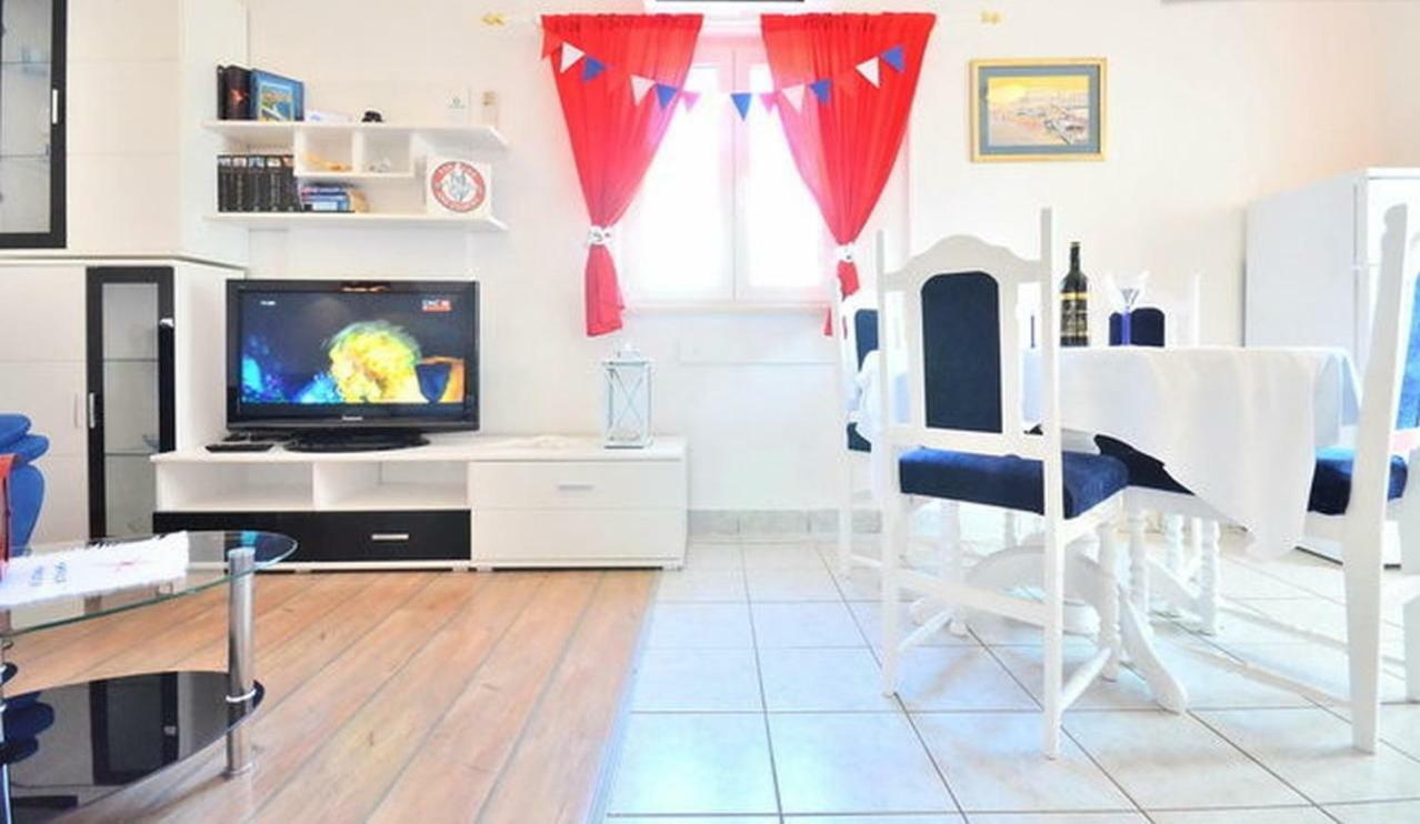 Apartments Residence Sunce Supetar - Cozy Base To Stay And Explore Island Brac Free Parking Exterior photo